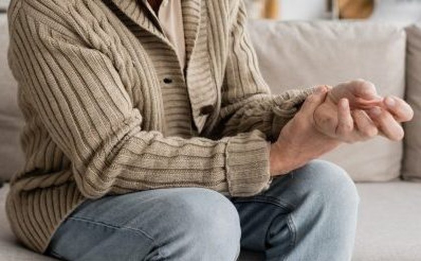 Parkinson: ligação com bactérias do intestino aponta novo caminho para tratamento; entenda