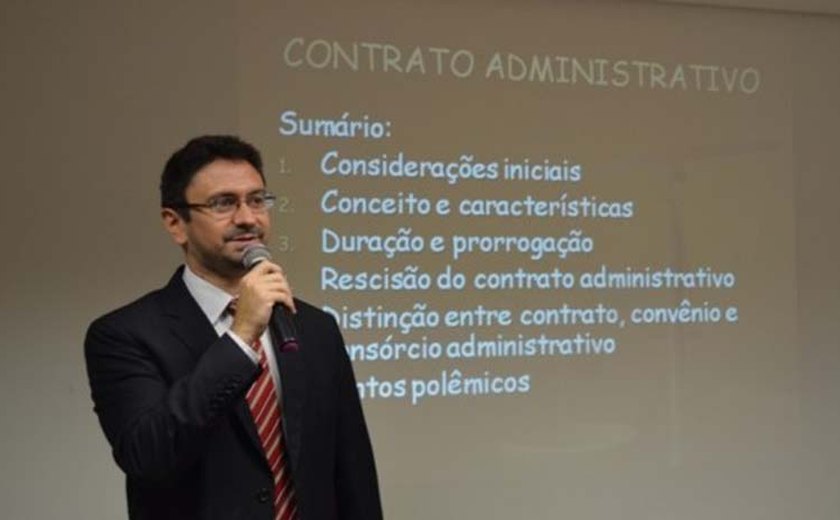 Secretário-adjunto de Defesa Social ministra palestra para gestores de contratos da PM