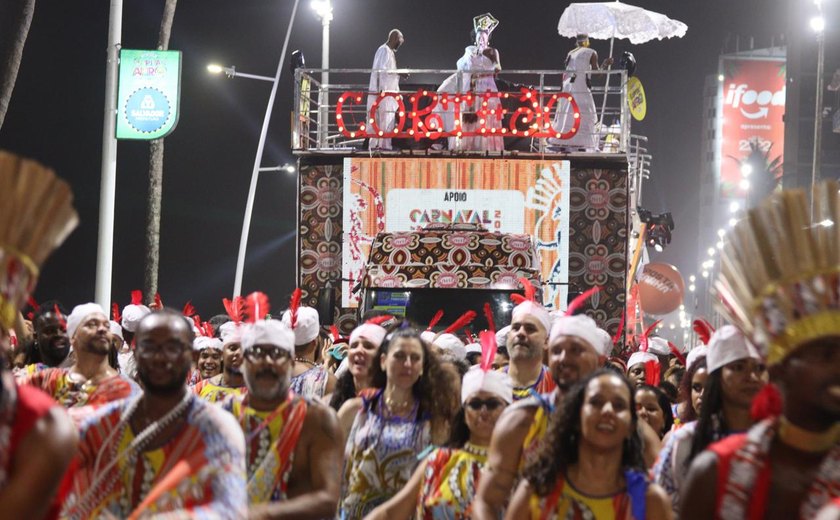Cortejo Afro desfilou contando a história de meio século de Blocos Afro no carnaval