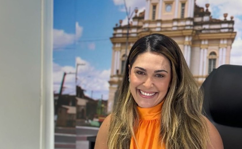CarnaLaje: prefeita Ângela Vanessa assina contratos do maior carnaval de Alagoas; programação será divulgada em breve