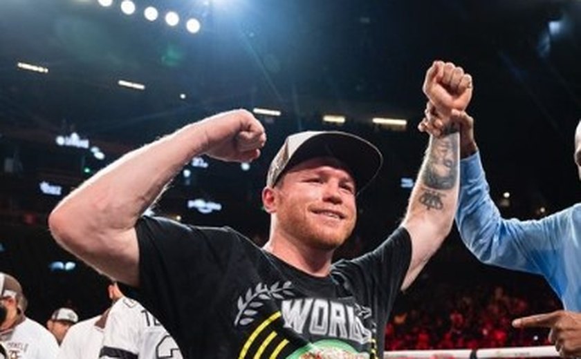Canelo bate Berlanga mantém títulos dos supermédios e dispara: 'Sou o melhor lutador do mundo'