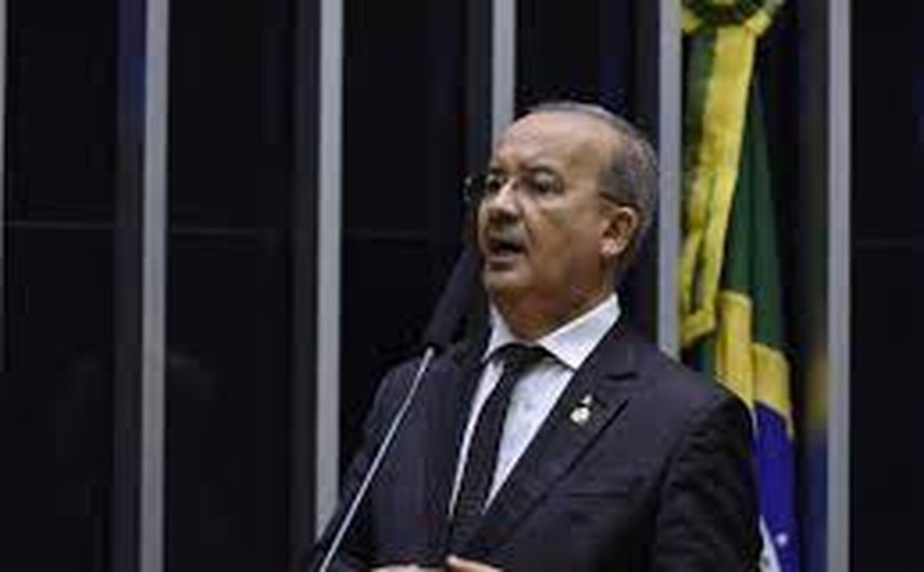 Governo de SC restringe circulação e impõe castração de pitbulls