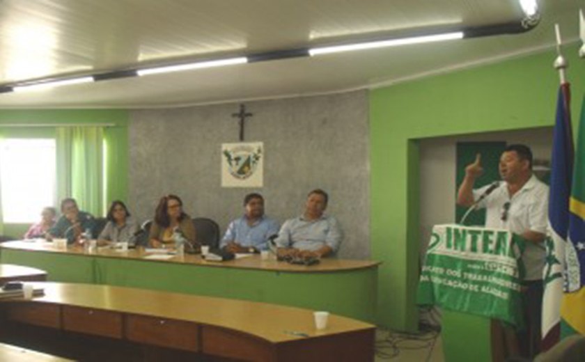 Professores da rede municipal de Arapiraca em greve são recebidos pelos vereadores