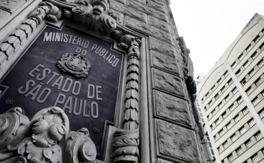 Fiscal suspeito de pegar R$ 1 bi em propina está sem advogado e juiz escala defensor público