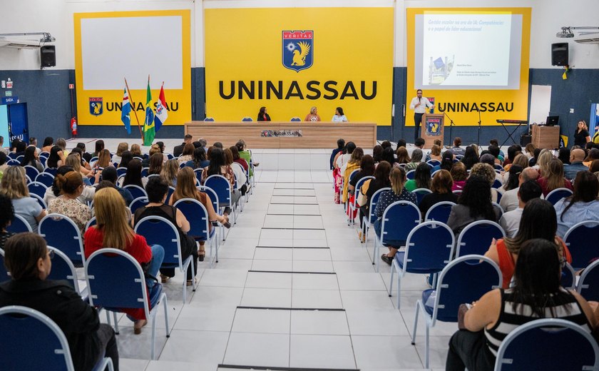 Diretores de escolas municipais debatem liderança na era da Inteligência Artificial