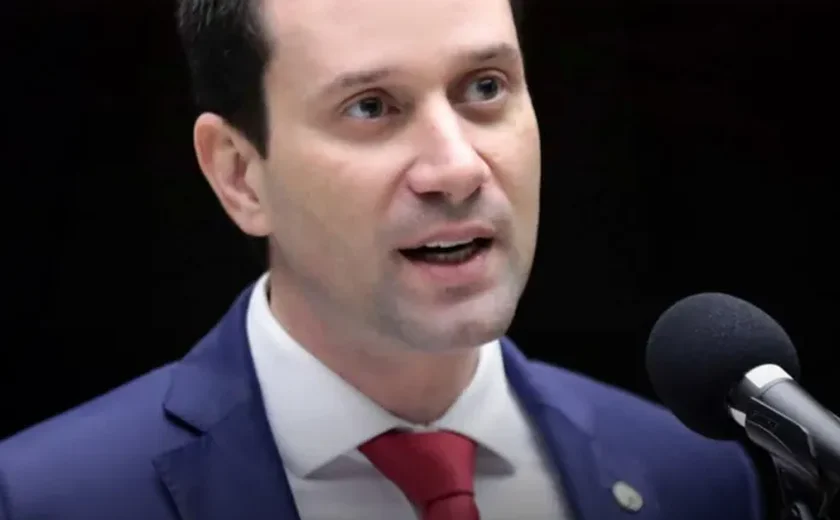 Deputado federal cobra posicionamento da Casal sobre falhas no abastecimento em AL