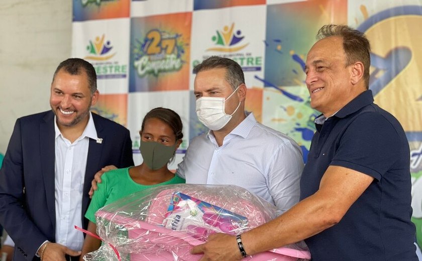 Deputado Galba Novaes prestigia 27 anos de emancipação política de Campestre