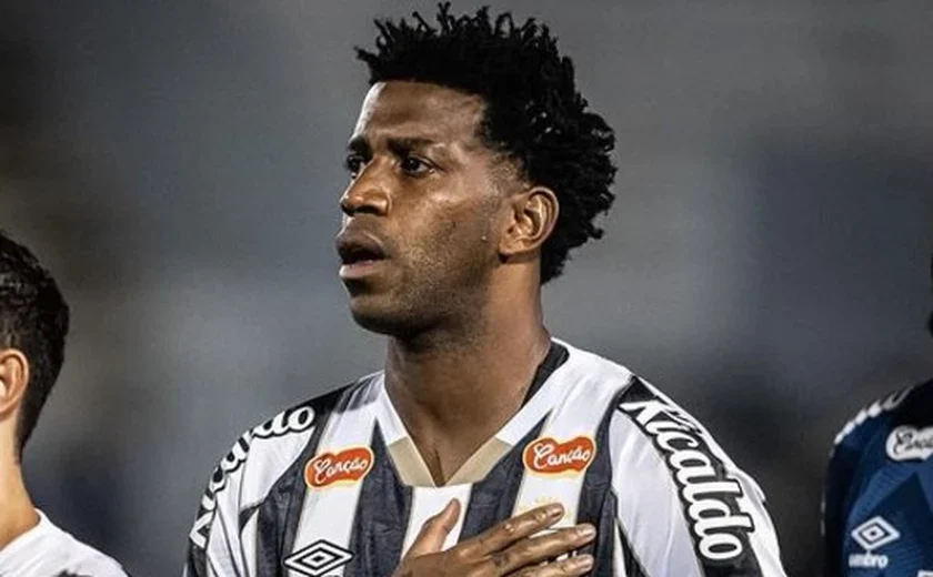 Gil desiste da aposentadoria e renova vínculo com o Santos por mais uma temporada