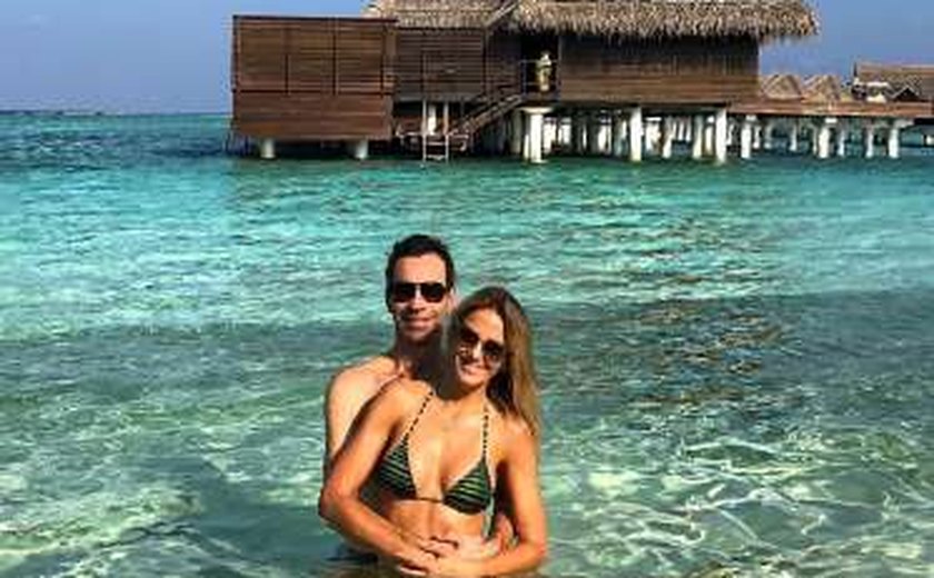 Ticiane Pinheiro e marido têm lua de mel em resort com diária de até R$ 55 mil
