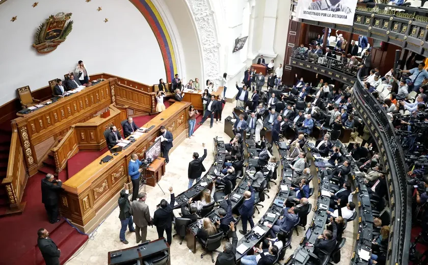 Parlamento da Venezuela aprova projeto de lei que mira ONGs após distúrbios causados pela reeleição de Maduro