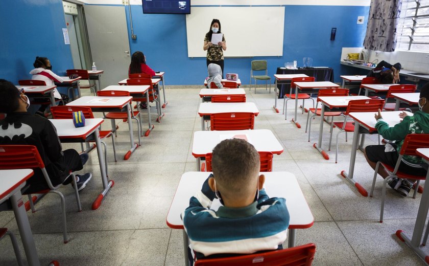 Brasil tem queda na desigualdade em educação, emprego e meio ambiente, aponta relatório do Dieese