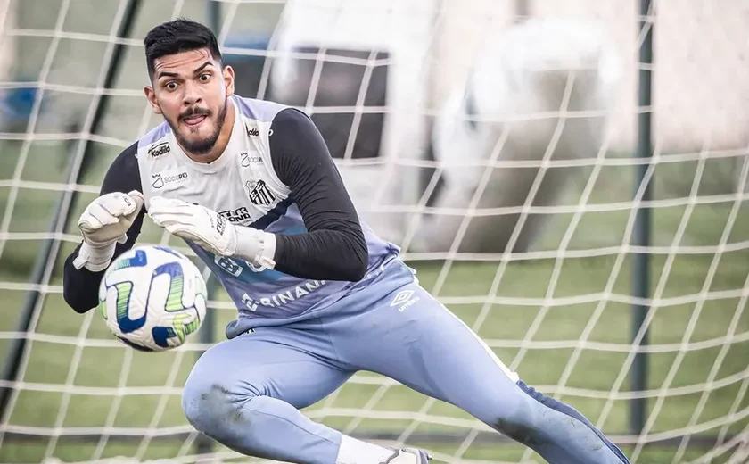 João Paulo cumpre recuperação após cirurgia e projeta futuro no Santos: 'Motivado para voltar'