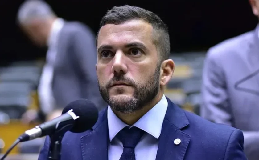 No Rio, Bolsonaro apoia ato de pré-campanha à Prefeitura de Niterói