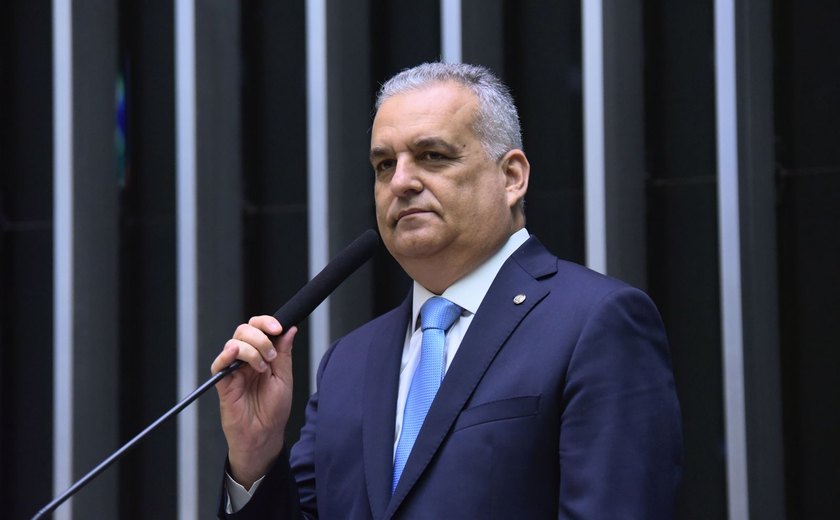 Alfredo Gaspar propõe projeto para combater crimes virtuais contra crianças com uso de IA