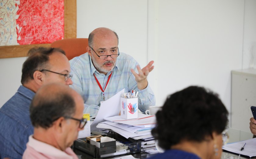 Reitor da UFAL recebe equipe do Projeto Sorriso de Plantão e avalia apoio a Iniciativas de extensão