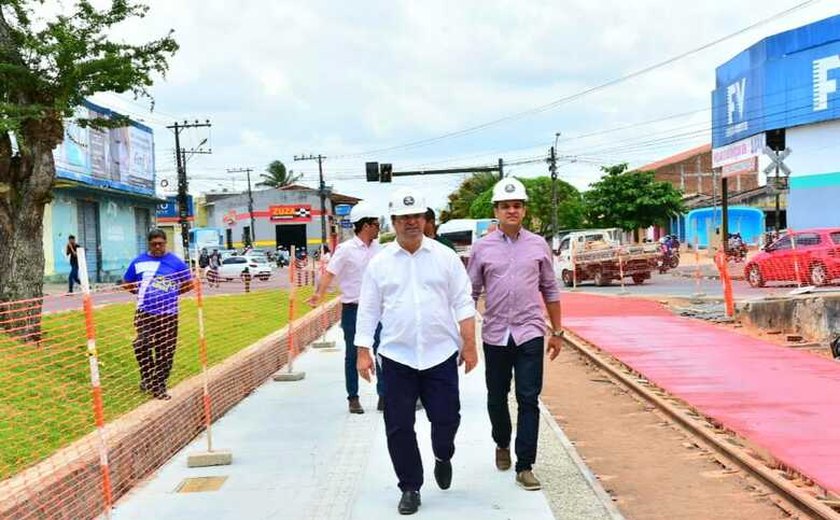 Ciclovia do Trabalhador recebe concreto pigmentado em Arapiraca