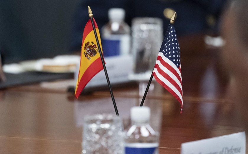 Espanha declina em aumentar gastos militares e Trump ameaça 'dobrar valores' em acordos comerciais