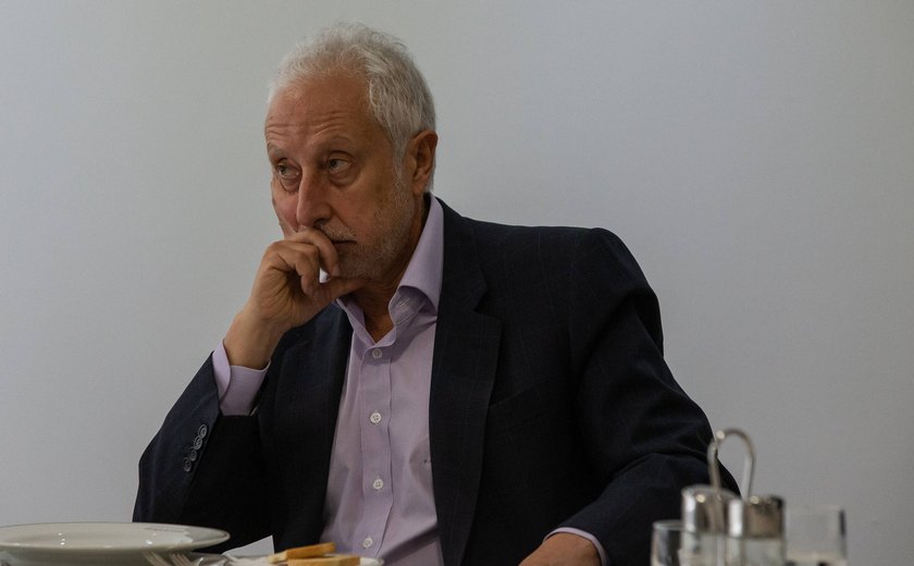 Democracia é 'verdadeiro motor' da estabilização do real até hoje, afirma Persio Arida
