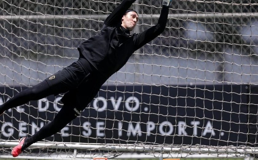 Cruzeiro arma festa em Belo Horizonte e anuncia a contratação do goleiro Cássio