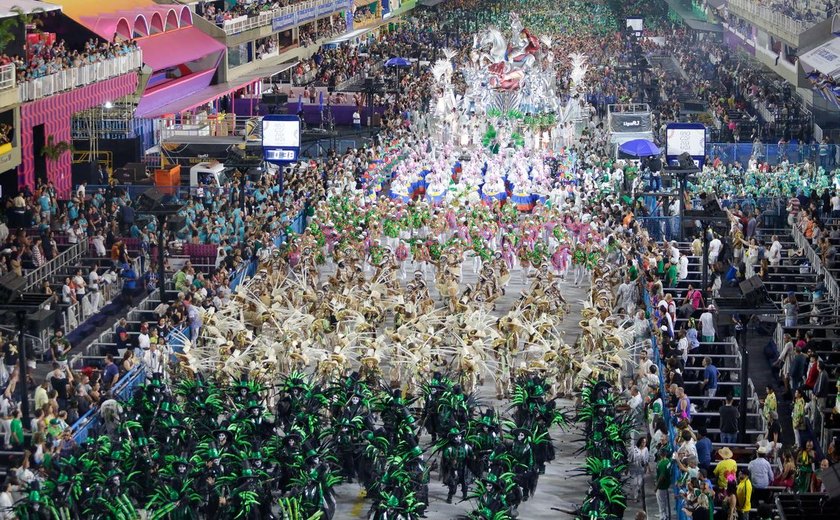 Escolas de samba se despedem da carnavalesca Rosa Magalhães