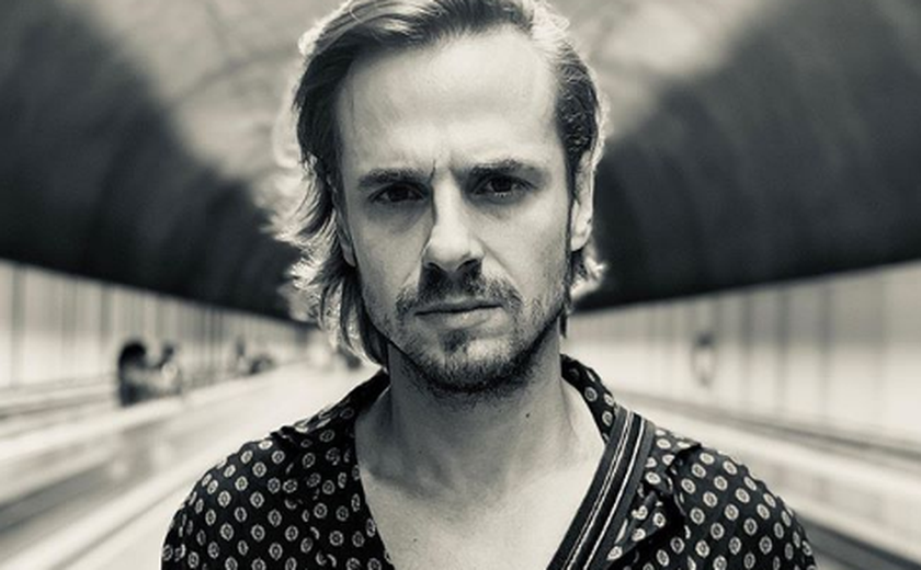 Ex-galã de Malhação, Daniel Erthal mostra kombi que ganhou de admiradores