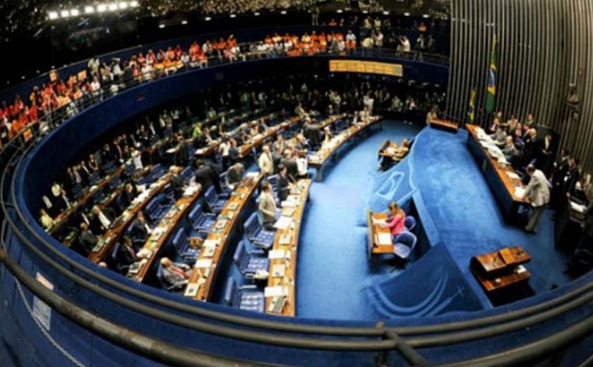 CCJ adia votação de parecer sobre rito de cassação de mandato parlamentar