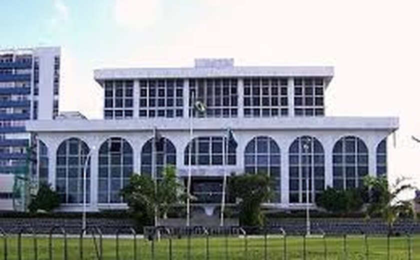 PF cumpre mandados de busca e apreensão de documentos no Tribunal de Contas de Alagoas