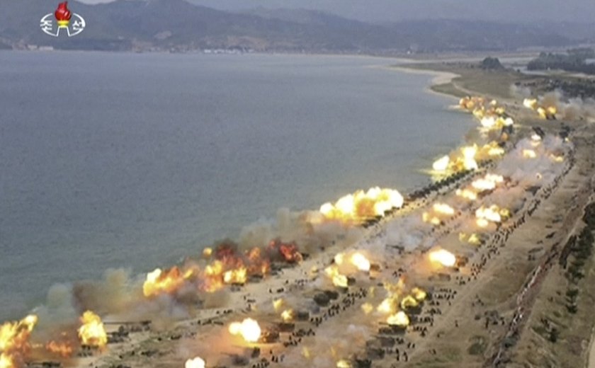 Imagens mostram exercício militar realizado pela Coreia do Norte no aniversário do exército