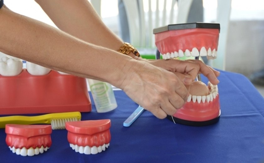 Sesau promove ação de saúde bucal em escola estadual do Canaã