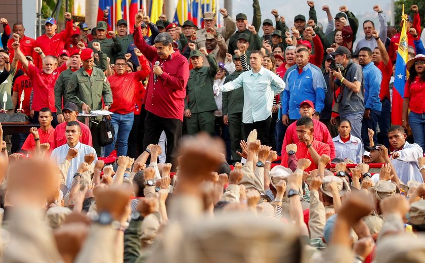 Maduro diz que vitória foi triunfo da independência da Venezuela