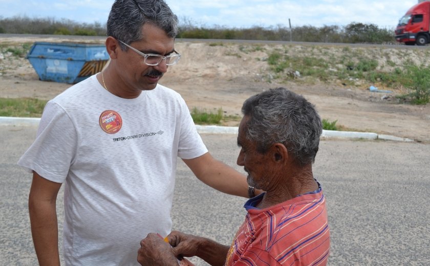 Professor Edvaldo percorre povoados de Delmiro Gouveia durante fim de semana