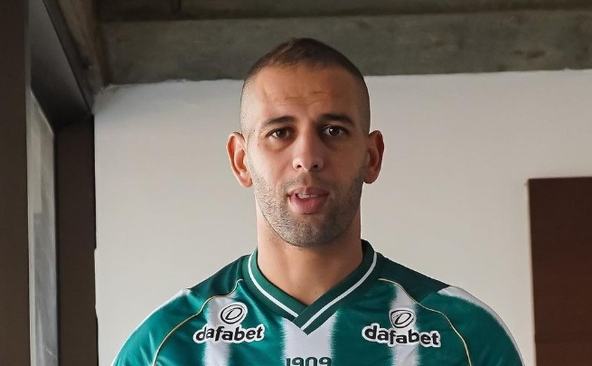 Slimani se machuca em jogo com Moçambique e Coritiba anuncia recuperação na Argélia