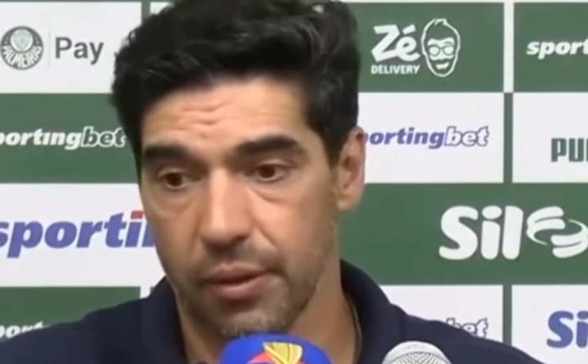 Abel se irrita e cita Messi e Cristiano Ronaldo para defender Estêvão: 'É puro e ingênuo'