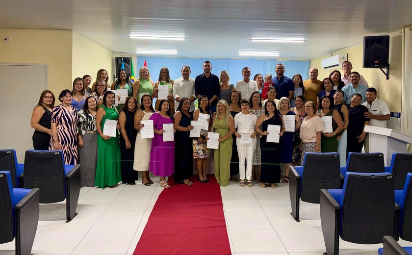 Educação de Anadia empossa novos diretores escolares