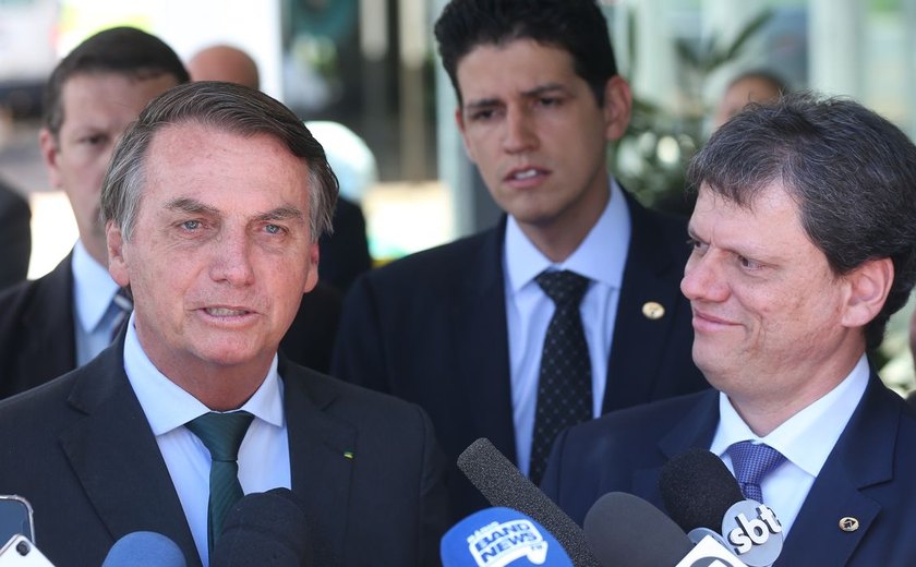 Bolsonaro indica Tarcísio e mais 14 testemunhas em processo no STF