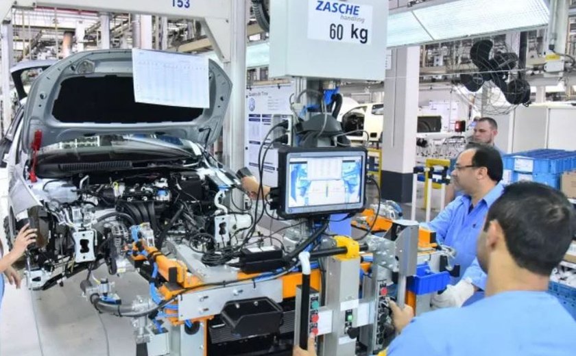 Funcionários da Volkswagen voltam a trabalhar após férias coletivas