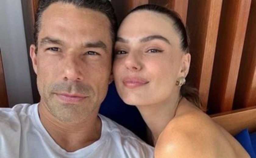 Isis Valverde e Marcus Buaiz se casam no civil