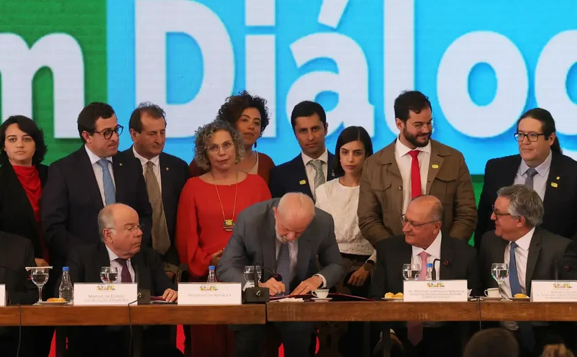 Lula sanciona taxação de 20% nas compras internacionais de até 50 dólares