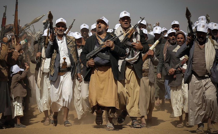 Ataques dos EUA contra houthis no Iêmen deixam mais de 30 mortos e 100 feridos