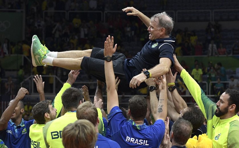 Após seis medalhas olímpicas como técnico, Bernardinho deixa a Seleção