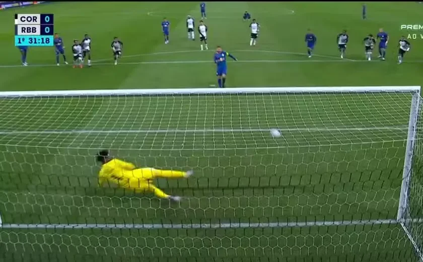 Corinthians desperdiça 'caminhão' de chances, leva gol no último lance e perde do Bragantino