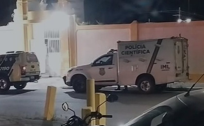 Polícia investiga morte de bebê encontrado em decomposição dentro de cemitério no interior de Alagoas