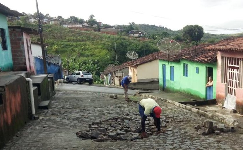 Infraestrutura de Branquinha segue realizando reparos e melhorias em diversas localidades