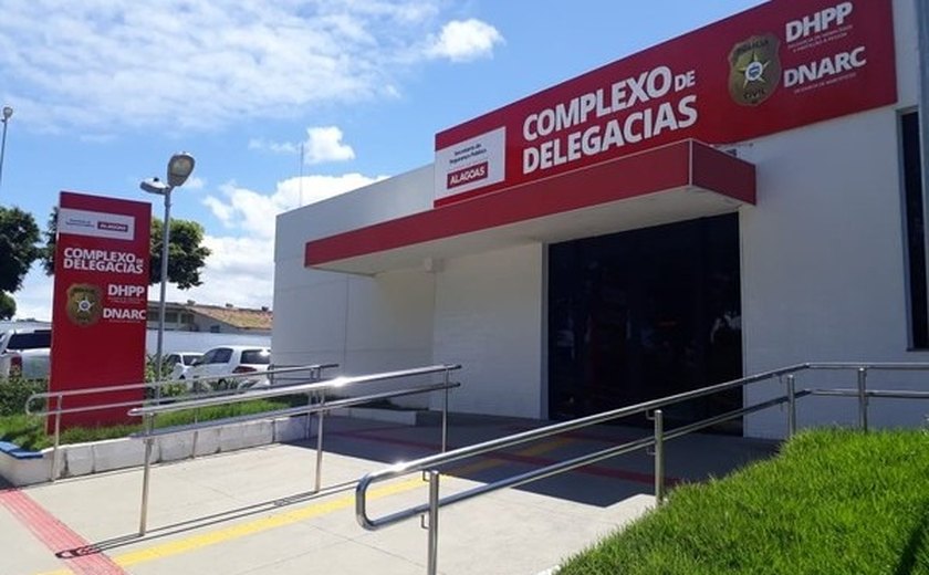 Jovem é morto a tiros e com golpes de arma branca na Levada
