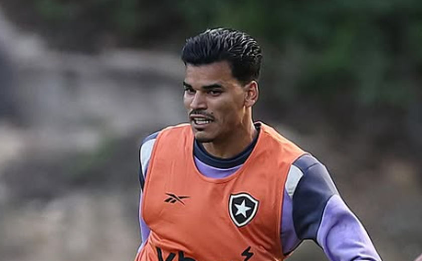 Danilo desembarca no Rio, celebra status no Botafogo e projeta títulos: 'Honrar esse dinheiro'