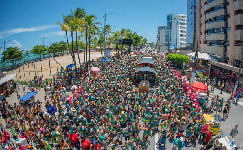 Jaraguá Folia e Banho de Mar à Fantasia agitam o fim de semana de Maceió com o apoio do Governo de Alagoas