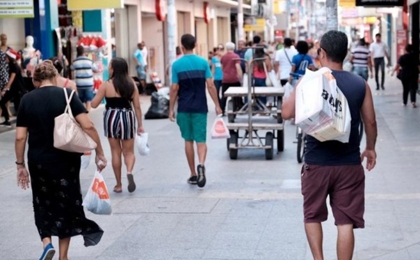 Centro e shoppings funcionam em horário especial neste final de semana