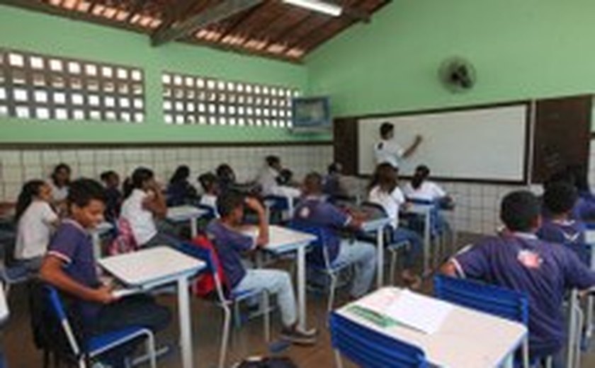 Professores terão reajuste e vencimento será de R$ 1.917,78
