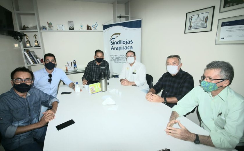 Luciano ouve empresários e defende modernização do centro comercial de Arapiraca