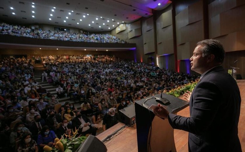 No maior ciclo de concursos públicos da história de AL, mais 4.200 aprovados são nomeados
